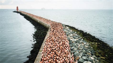 girlsnude|The Naked World of Spencer Tunick